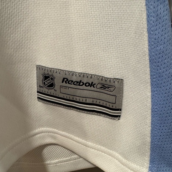 Toronto Maple Leafs Women’s NHL Hockey Jersey - Picture 3 of 8